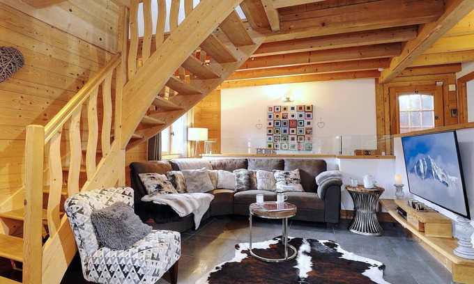 Bozel Chalet De Esquí | Chalet familiar en Bozel, 4 habitaciones, aparcamiento, cerca de Courchevel y Pralognan