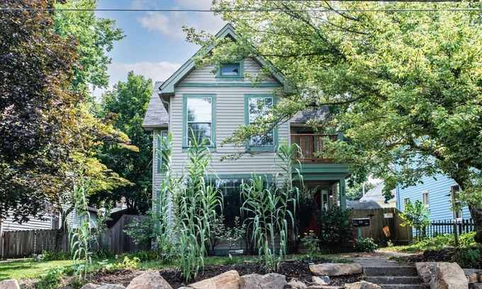 Irvington Casa | Family City Farm House - Walking trail, and beautiful kitchen