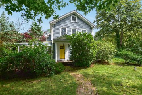Wellfleet Casa | Family Compound walk to Downtown!