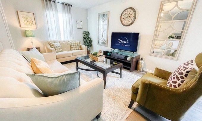 West San Antonio Casa | Family Cottage Cozy Family Gem near SeaWorld Lackland