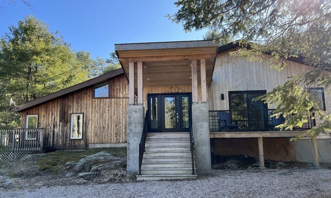 Otter Lake Cabaña | Family cottage on beautiful Rankin Lake in Seguin, ON, 2 hrs from Toronto