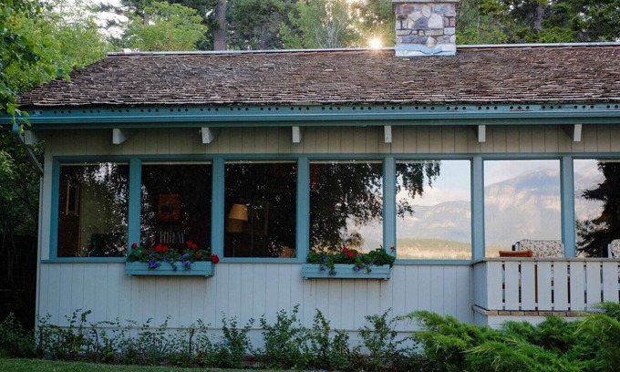East Kootenay Cabaña | Cottage familiar en el lago Windermere