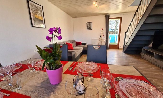 Segry Cabaña | Casa rural familiar con piscina compartida, terraza y WiFi