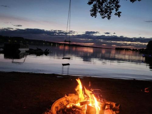 Ortonville Casa | Family Cove Beach House