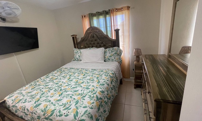 Boscobel Apartamento | Family cozy apt. 5min to Rio Nuevo Village beach, rafting & horseback riding.