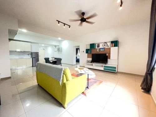 The Strand Apartamento | Family Cozy Homestay - Alpha IVF at Strand Mall