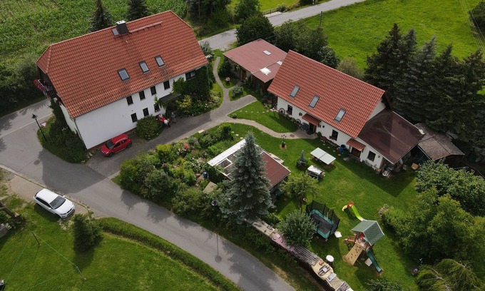 Ruppersdorf Apartamento | Familias / niños, salón con billar y balcón, sin cargo Fi