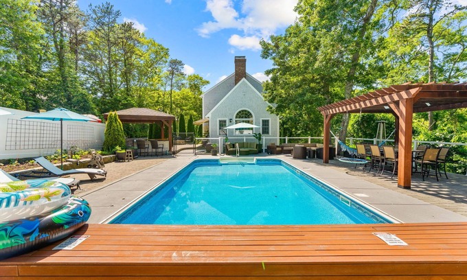 Barnstable Casa | Family Escape Luxury Retreat with Heated Pool&Firepit