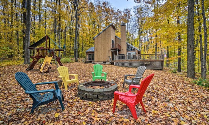 Harbor Springs Casa | Family Escape - Near Little Traverse Wheelway