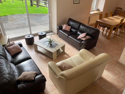 Isigny-le-Buat Casa | Family Escape with Terrace
