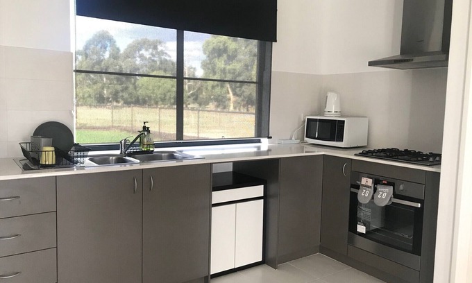 Oakford Casa | Family Farm Stay with Animals, Playground and Firepit