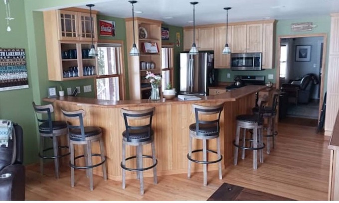 Van Dyne Otro | Family Farmhouse with Fireplace on Lake Winnebago