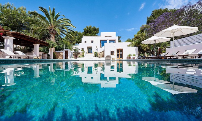 Santa Eulalia del Río Villa | Casa de campo auténtica y familiar con piscina grande y licencia
