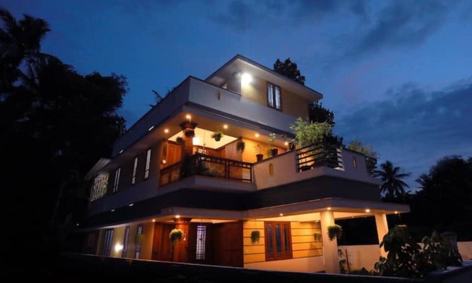 Thiruvananthapuram Casa | Family friendly Homestay with Homely food Near by Kovalam bypass Trivandrum