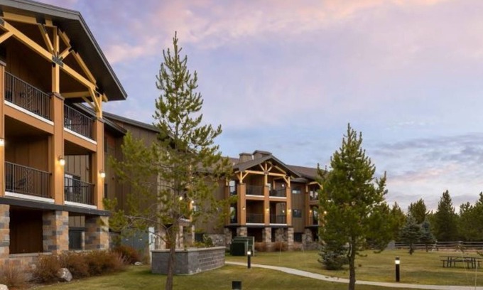 West Yellowstone Condominio | Family friendly 2 bedroom condo near Yellowstone with full kitchen and laundry