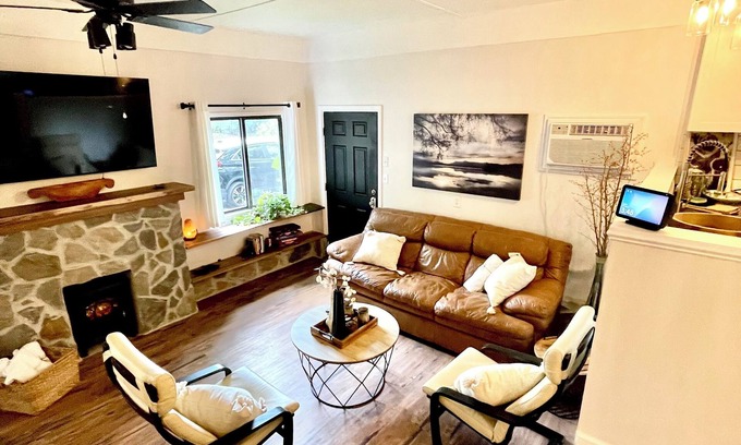 Westport Casa | Family friendly 2-bedrm 4 bed guest house with all essentials. 2 night minimum.