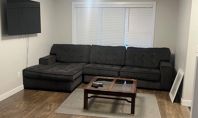 Saskatoon Casa | Family Friendly 3 bedroom Home Away from Home