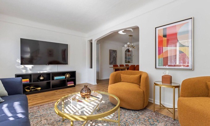 Maple Heights Casa | Family-Friendly 3BR with Sunroom & Outdoor Area