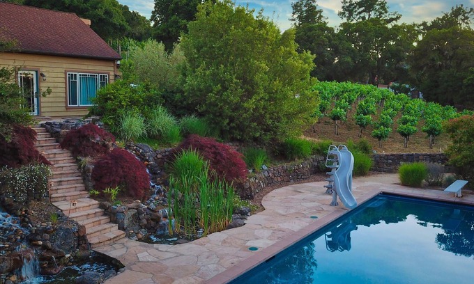 Central Portola Valley Casa | Casa familiar de 3 dormitorios en un viñedo tranquilo cerca de Stanford y Palo Alto