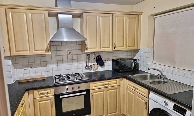 Maidstone Casa | Family-friendly 3BR - Parking, London Access