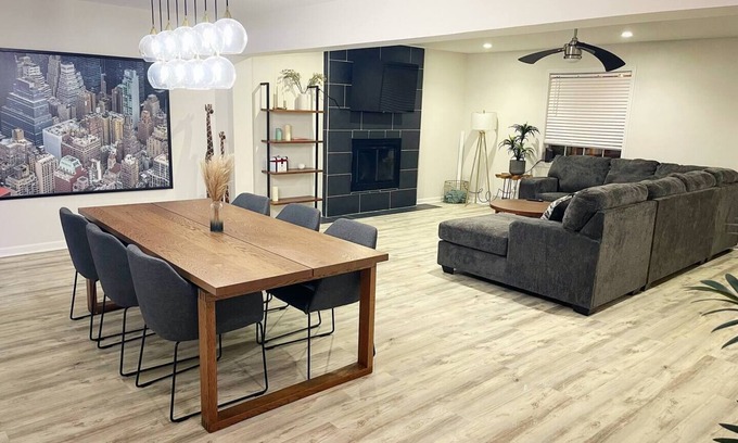 Ellendale Casa | Family-Friendly 4-Bedroom Retreat with Game Room and Outdoor Seating