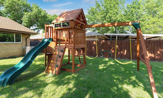 Carrollton Casa | 🌟Family-Friendly 4BR🛝Close to All DFW Attractions🌟