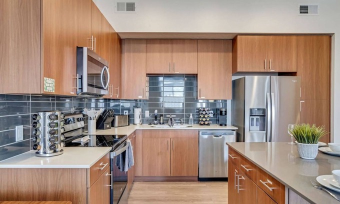 Clearfield Apartamento | Family Friendly - 4th Story w Elevator - King Beds