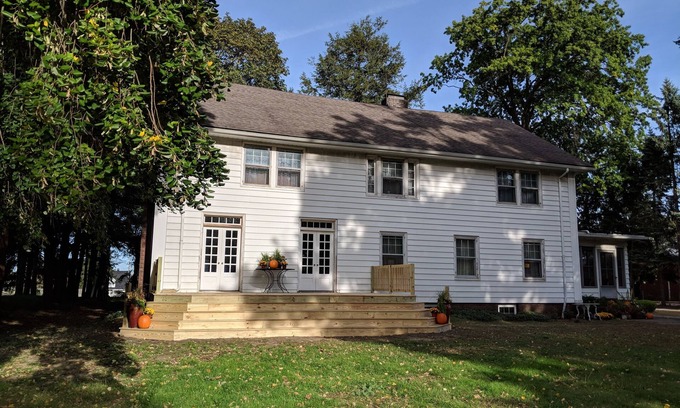 Painesville Casa | Family-friendly 5-Star Rated 19th Century Restored Mansion