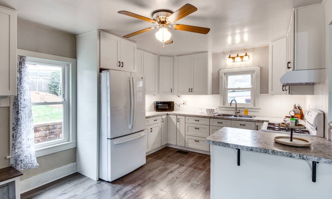 Altoona Casa | Family-Friendly Altoona Abode w/ Spacious Patio!