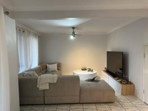 Carina Heights Casa | Family-Friendly and Affordable Style