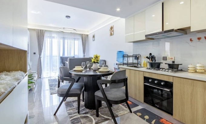 Thompson Estate Apartamento | Family Friendly and Cozy Kilimani apartment with heated pool and kids play area.