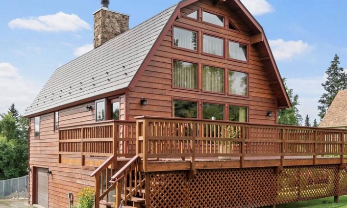 Mid-Hillside Casa | Family-friendly and Pet-friendly