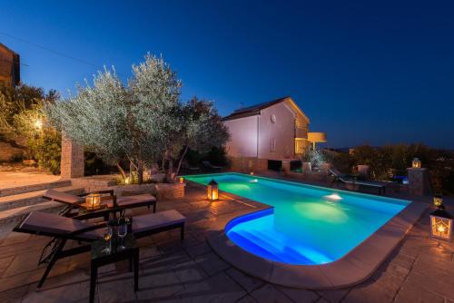 Susica Apartamento | Family-friendly apartments with swimming pool Murter - 16655