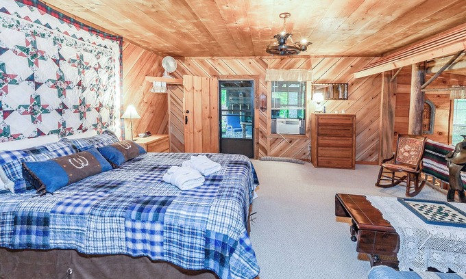 Lake Toxaway Cabina | Family Friendly "Bunkhouse" - Close to Waterfalls