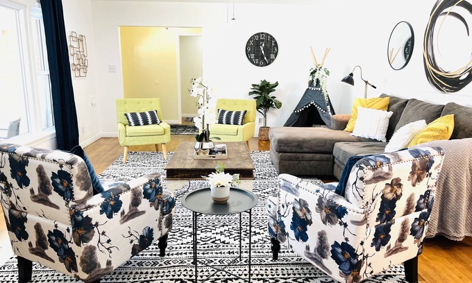 Amarillo Casa | Family friendly, Business friendly, Updated, fully stocked, pets welcome