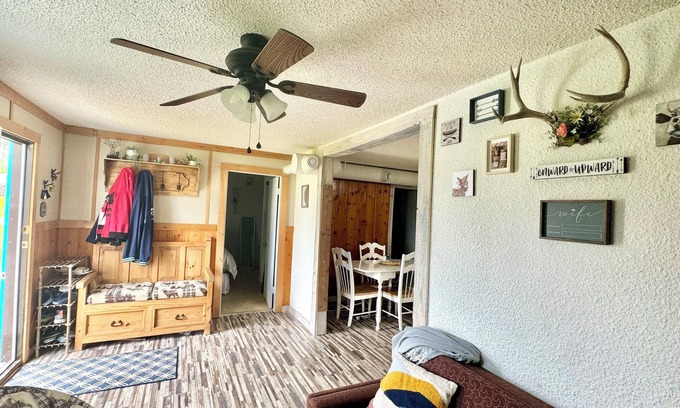 Alberta Beach Cabina | Family friendly cabin in the heart of Alberta beach