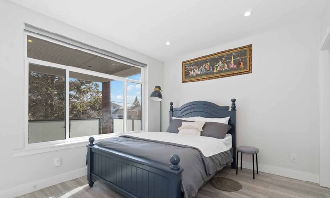 Queensborough Casa | Family-friendly 1BD suite