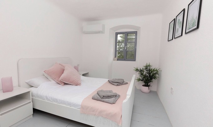 Nerezine Casa | Family friendly, charming 3 bedroom house with AC and WIFI in beautiful Nerezine