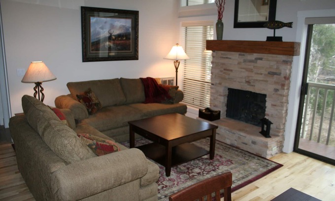 Elkhorn Village Condominio | Family Friendly Condo Great Winter Fun