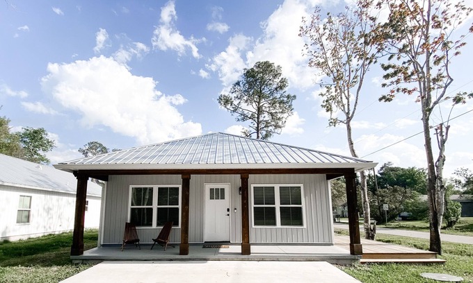 St. Augustine Cabaña | Family-friendly cottage in St. Augustine - 10 min drive to downtown and beaches!