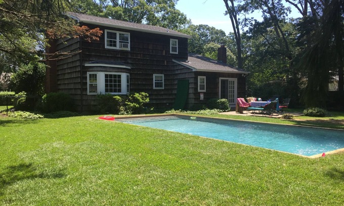Bellport Casa | ¡Casa colonial familiar con piscina!