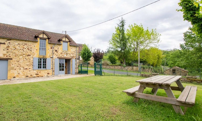 Bouillac Cabaña | Casa rural con 3 habitaciones, terraza y barbacoa cerca de Belvès