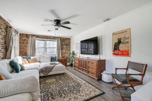 Durham Casa | Family-Friendly Durham Home with Large Deck!