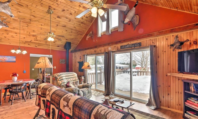 Pymatuning Central Cabaña | Family-Friendly Espyville Cottage Near Lake!