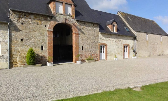 Ravenoville Cabaña | Casa rural con jardines, cerca de Utah Beach, ideal para familias