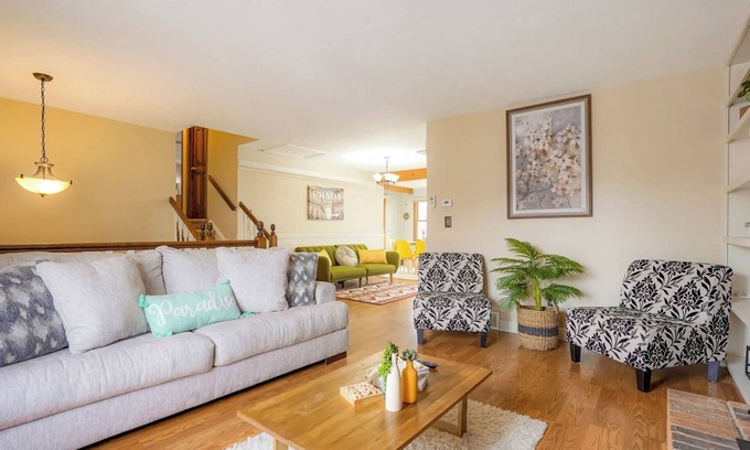 North Central Westminster Casa | Family Friendly | Game Room | KING BED |Deck&Grill