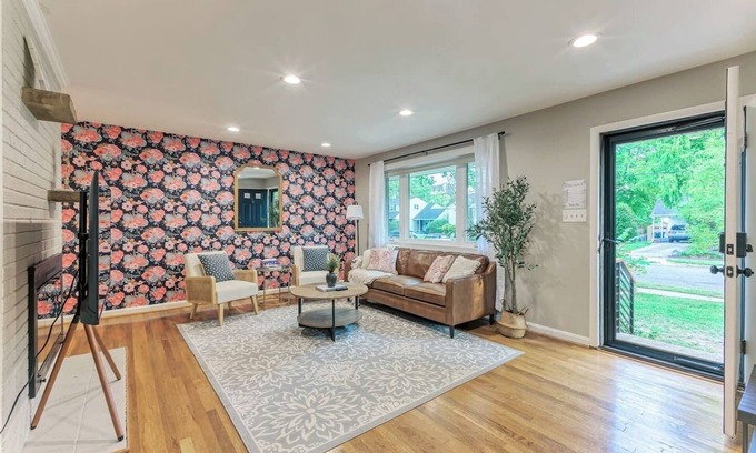 Seminary Hill Casa | Family-Friendly Getaway | Kid Amenities | Backyard