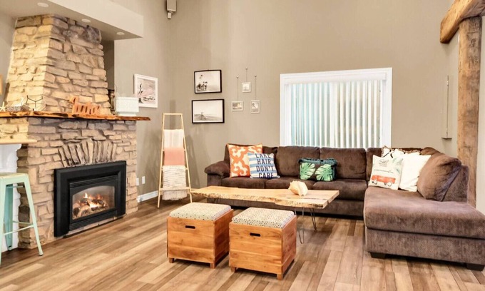 Crystal Beach Casa | Family friendly Getaway- Steps to the beach!