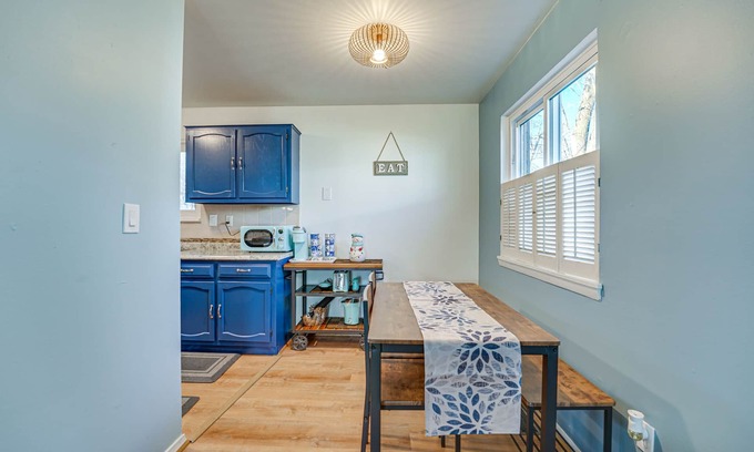 Mitchell Cabaña | Family-friendly Getaway w/ Fire Pit in Ann Arbor