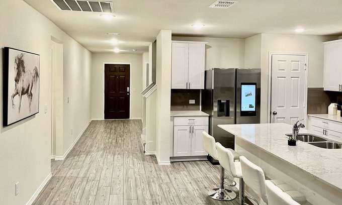 Royse City Casa | Family friendly, great for family stay, Brand New Home.